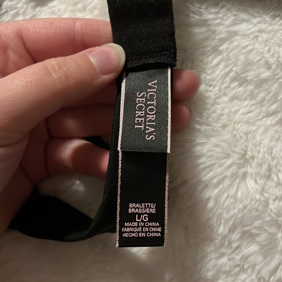 NWOT black lace triangle bralette - Picture 3 of 3